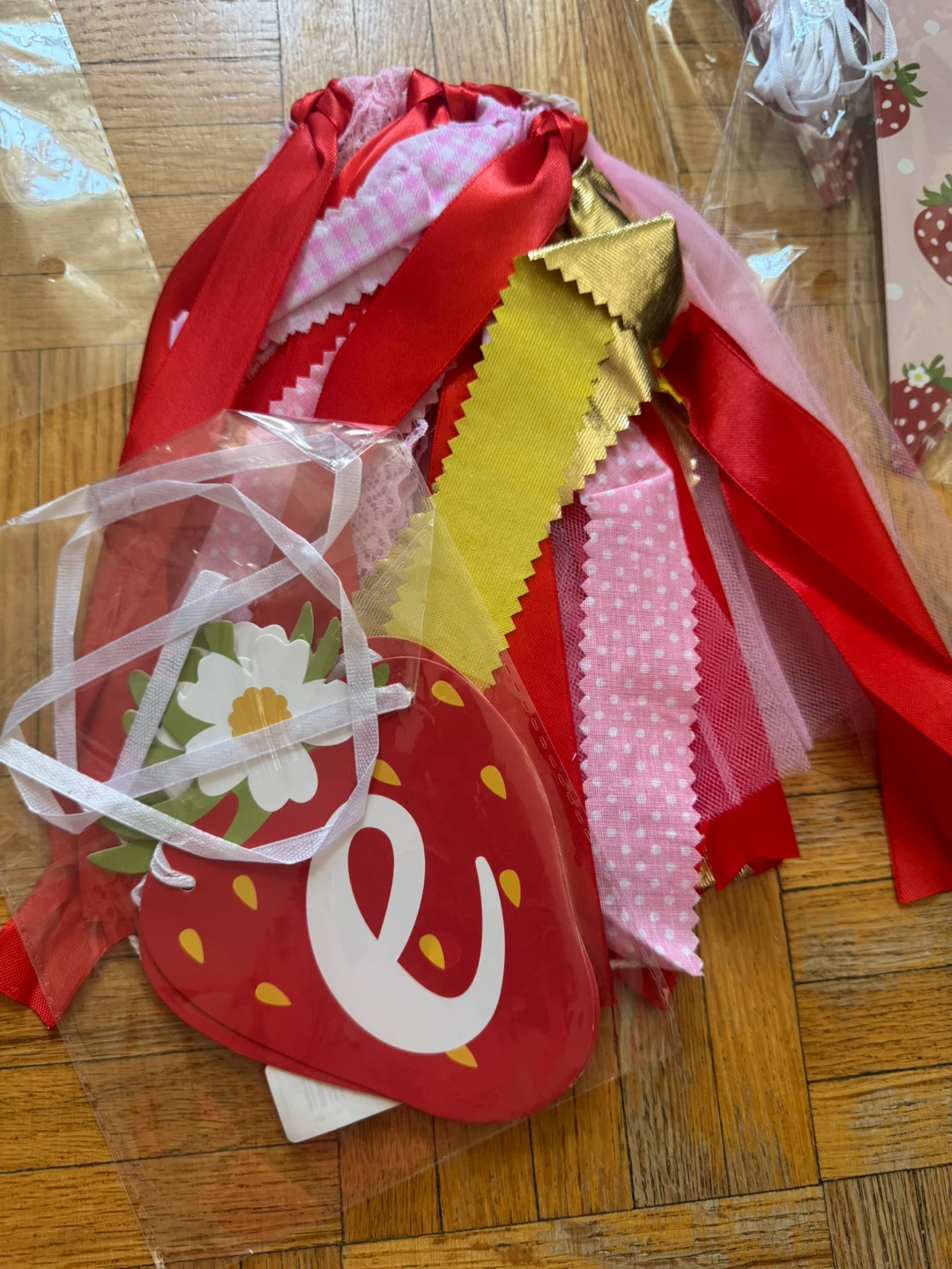 Berry First Birthday Decoration Kit - photo 3
