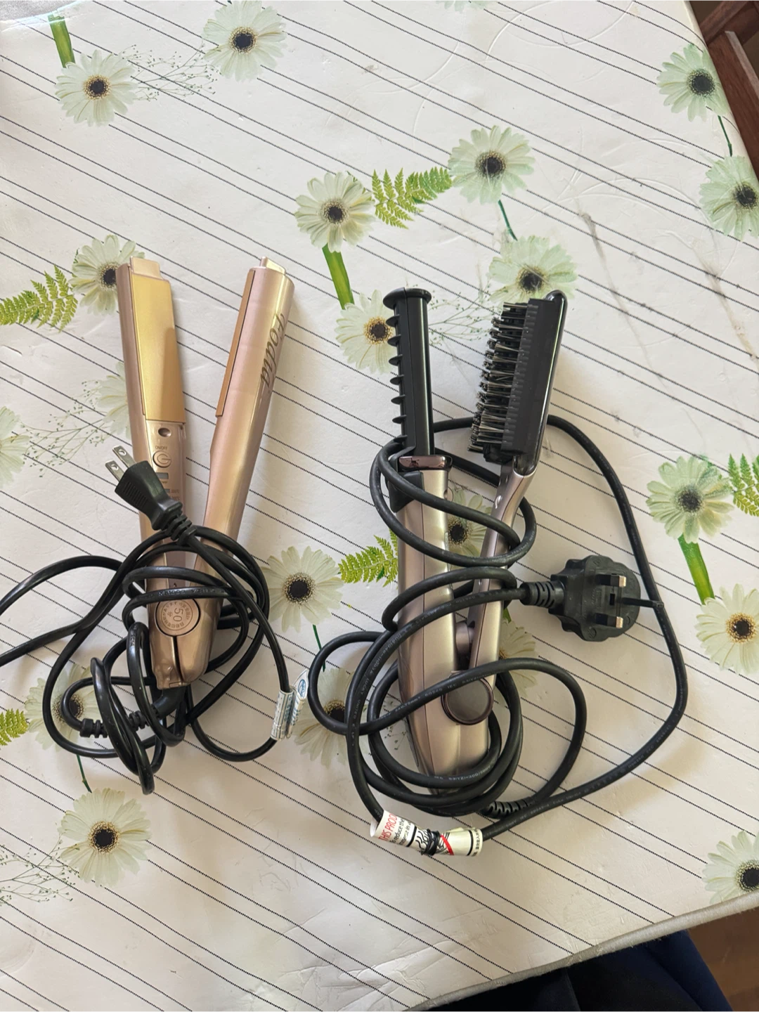 Moving Sale. $20 for both. 2-in-1 Hair Straightener and Curler - photo 5