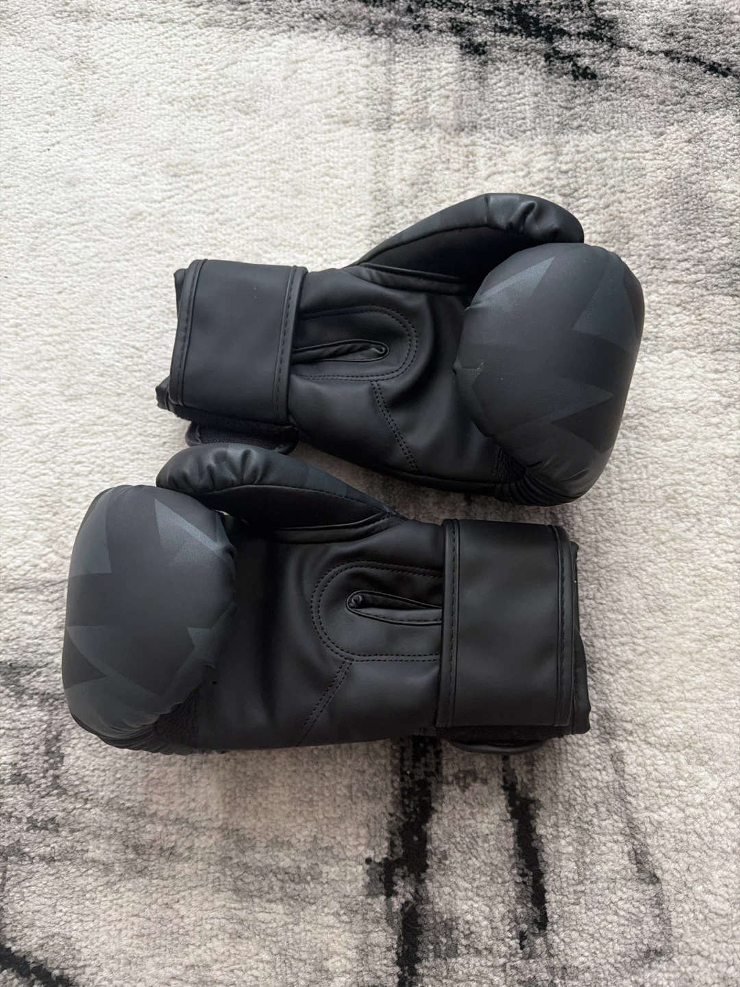 Venum 8oz Boxing Gloves - photo 2