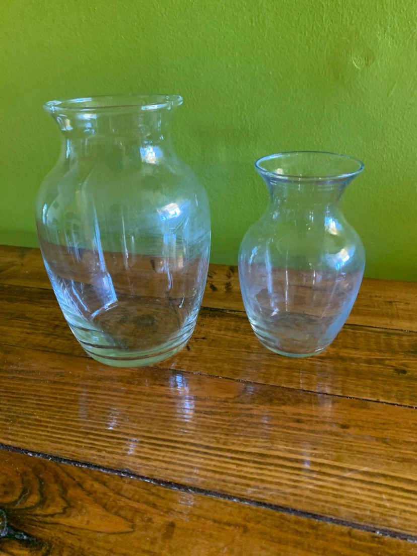 2 Glass Vases & Dried Flowers (optional) - photo 2