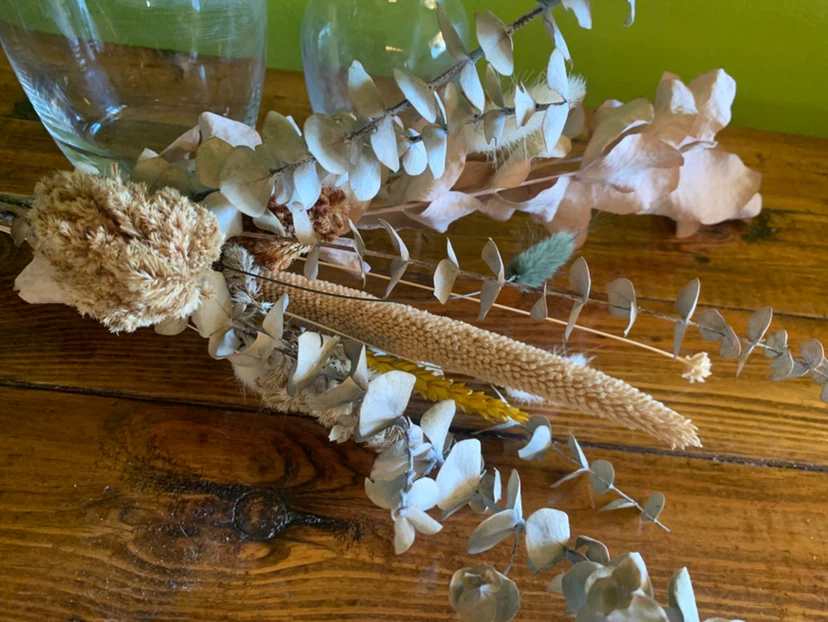2 Glass Vases & Dried Flowers (optional) - photo 3