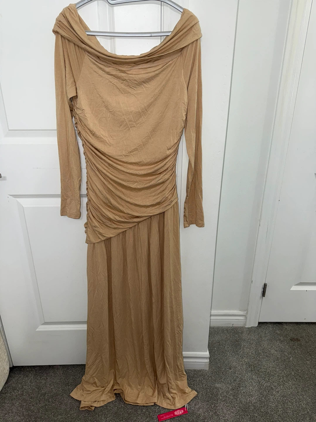 Women's Long Sleeve Off-the-shoulder Dress. Size L