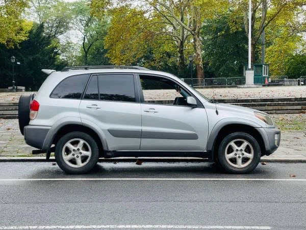 2001 TOYOTA RAV4