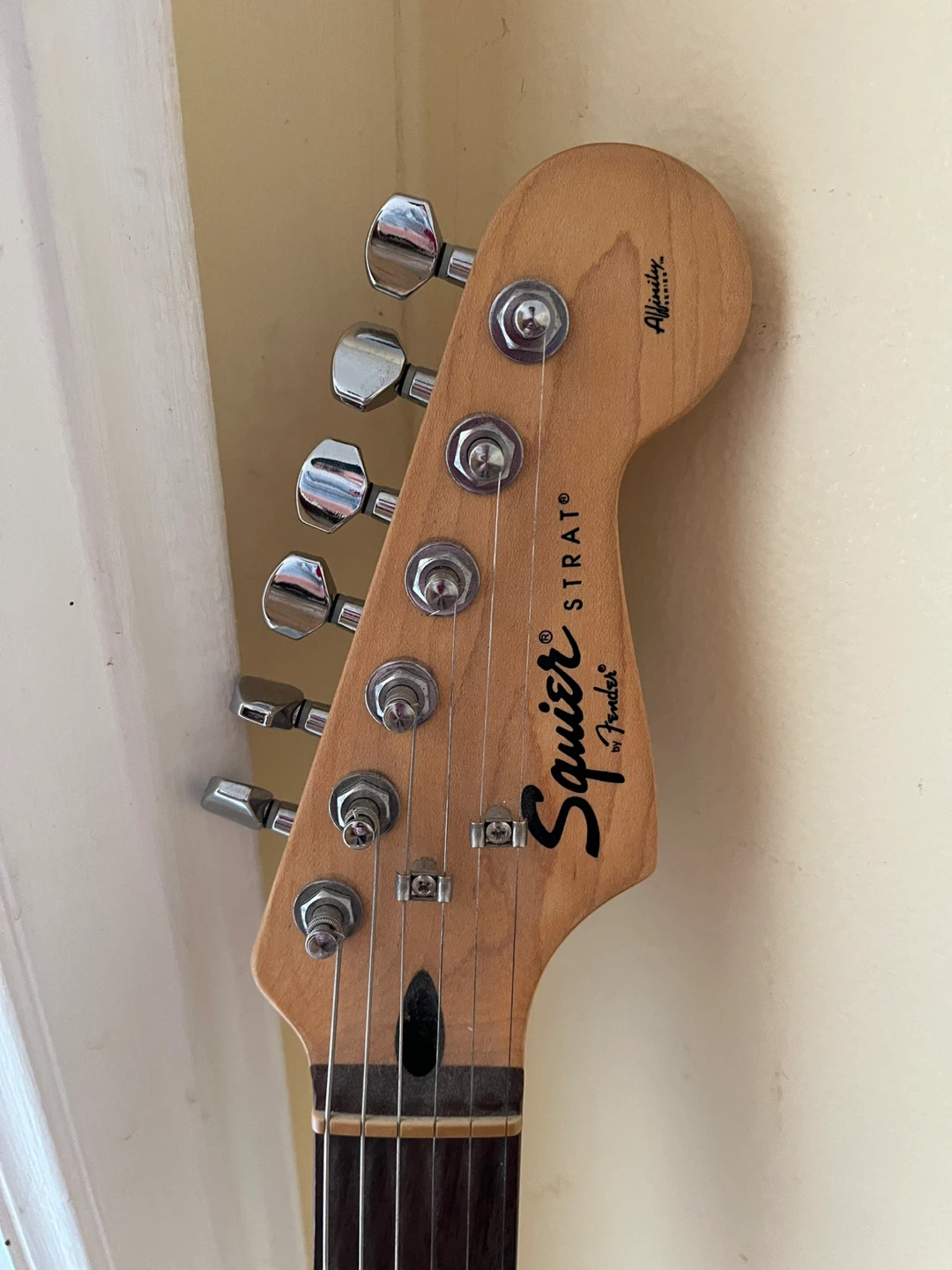 Squier Affinity Stratocaster Electric Guitar - Black - photo 3