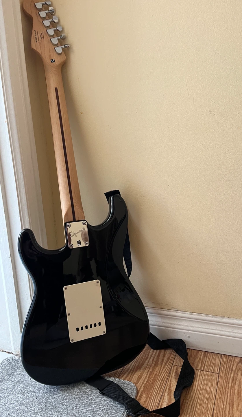 Squier Affinity Stratocaster Electric Guitar - Black - photo 5