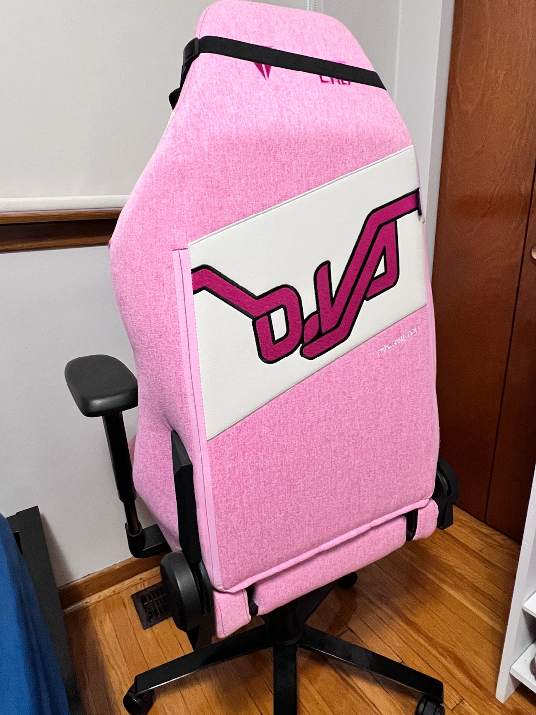 Secretlab D.Va "MEKA" Gaming Chair - photo 3