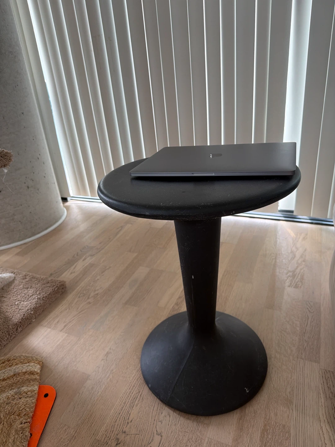 Black Side Table $15 - photo 2