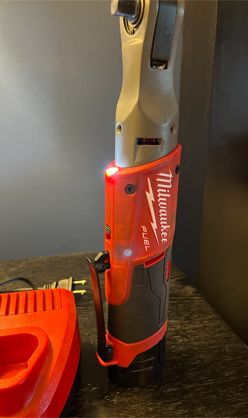 Milwaukee Cordless Ratchet - photo 2