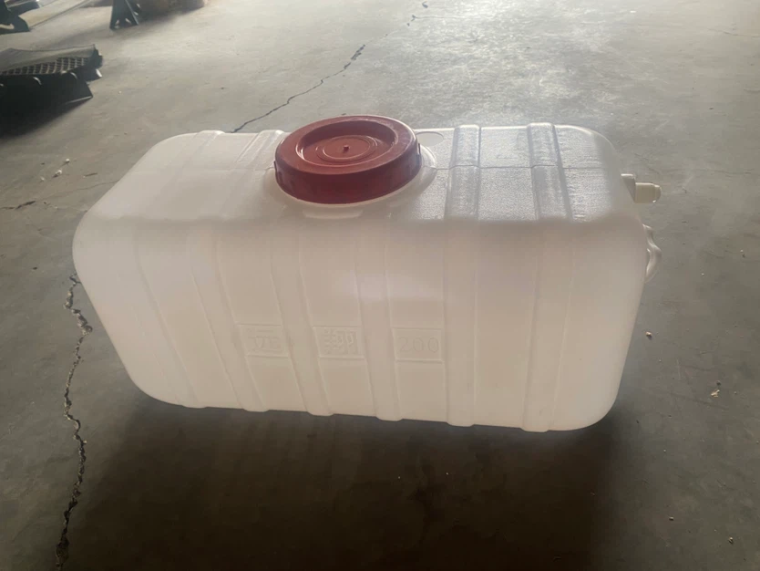 Water Tank with Spigot - photo 2