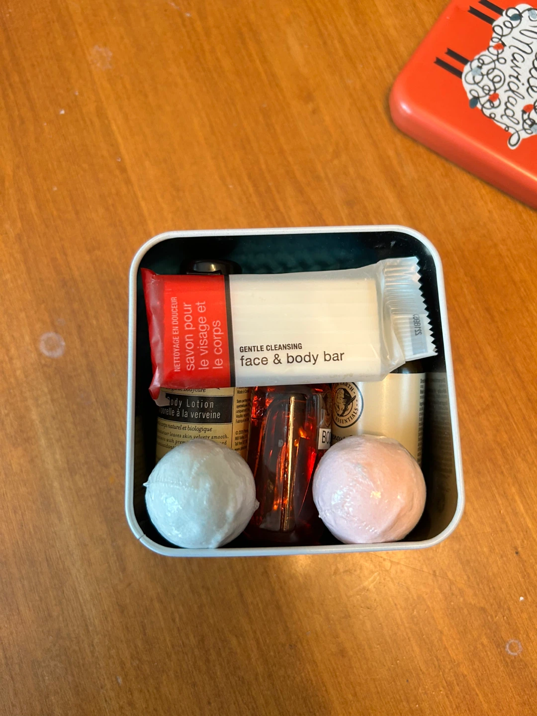 Fossil Christmas Tin with Bath & Body Items - photo 4