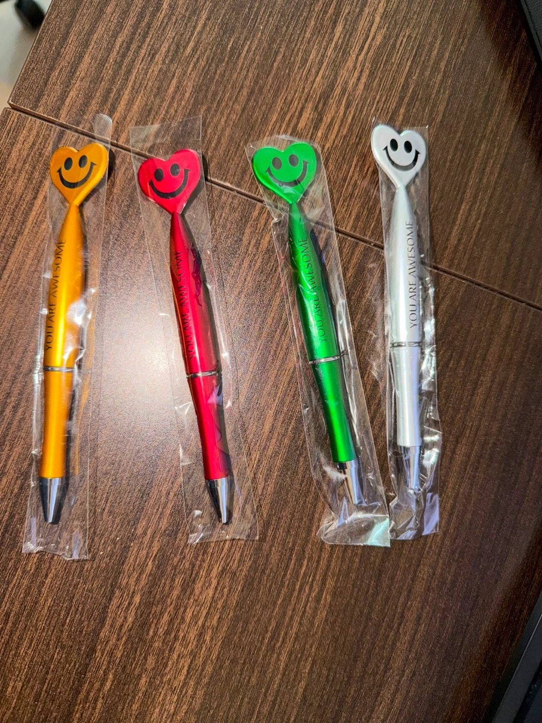 Set of 20 Smiley Heart Pens