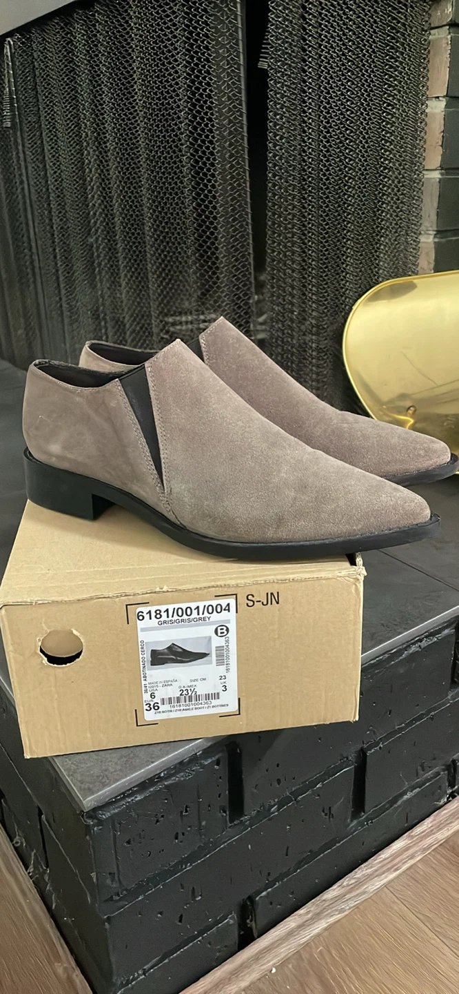 ZARA Grey Suede Pointed Toe Slip-On Flats
