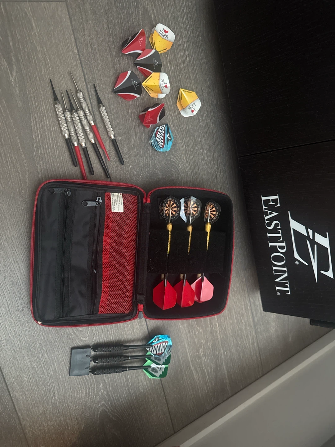 Eastpoint Dartboard and Darts Set with Case - photo 2