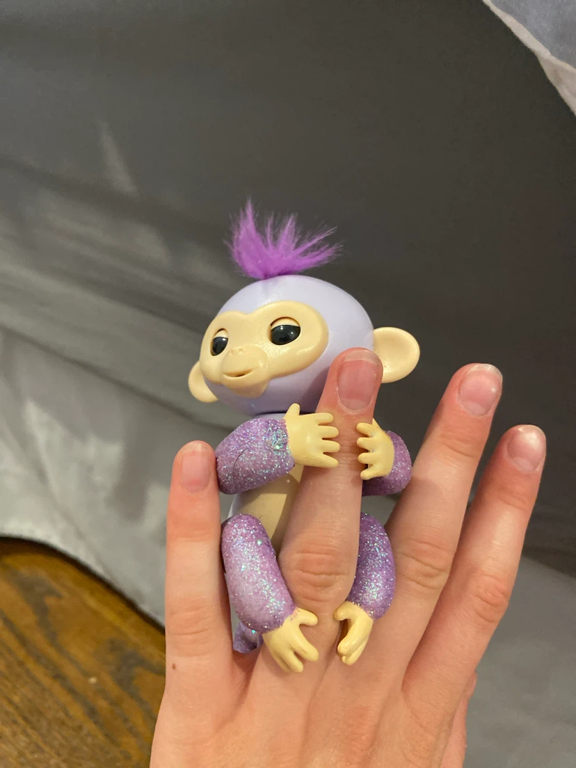 Fingerlings Interactive Toy Monkey - Purple Glitter - photo 2