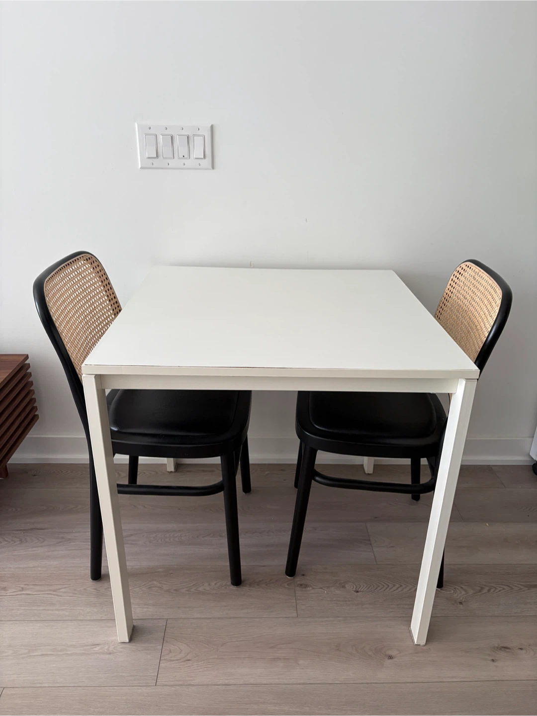 Dining table 29.5”