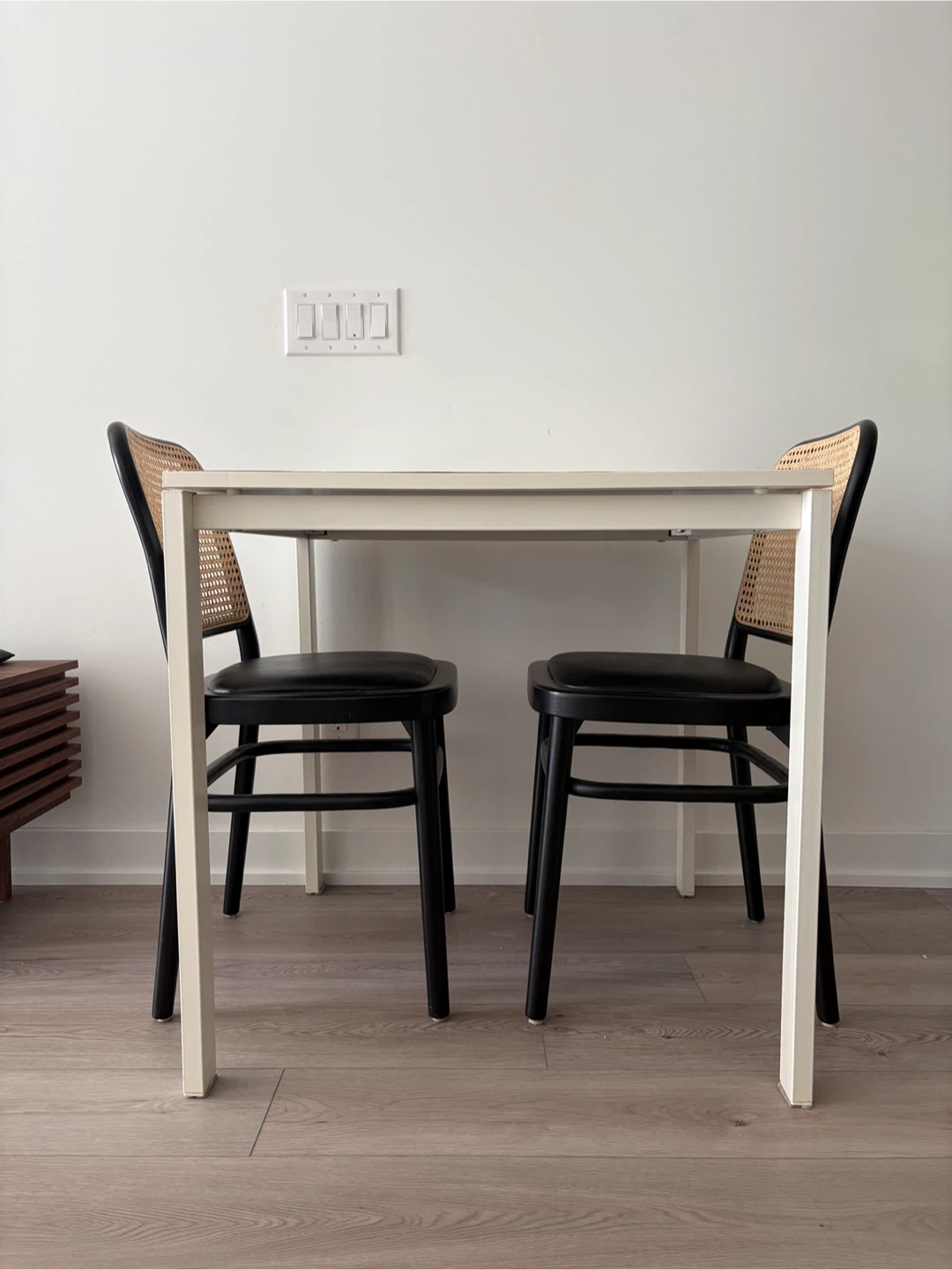 Dining table 29.5” - photo 2