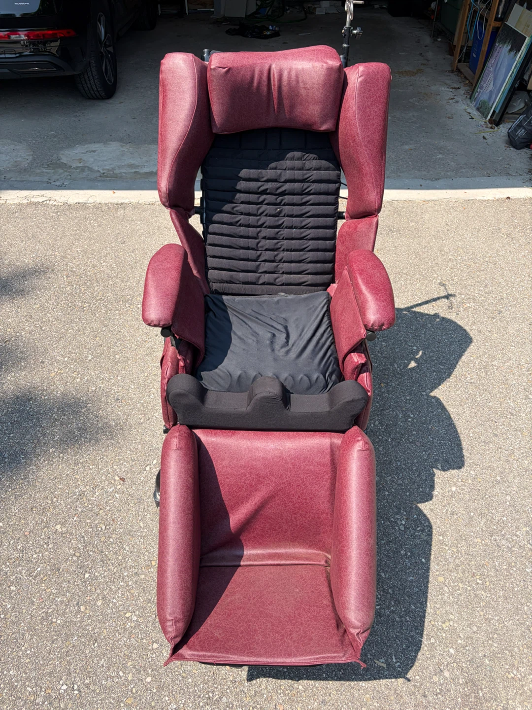 Broda full Reclining with Iv pole & foot box - photo 4