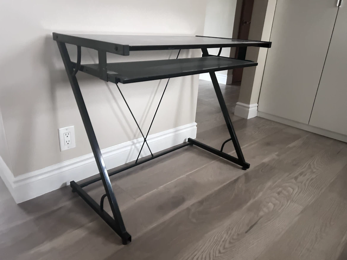 BLACK METAL COMPUTER TABLE - photo 3