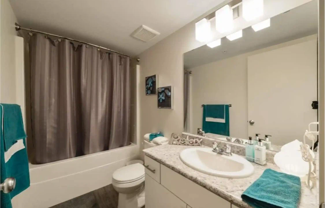 Room Available in 2-Bedroom Apartment - photo 5