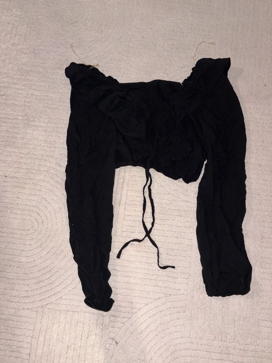 Black long sleeve crop top
