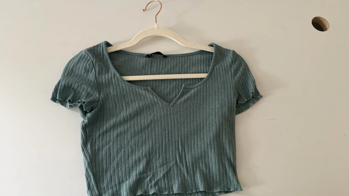Rue21 Ribbed V-Neck Tee - Green - Size M