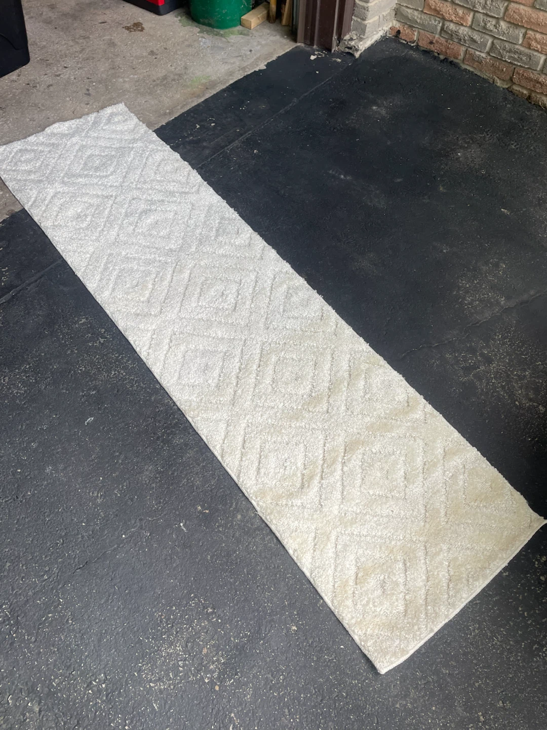 7 Feet Cream Diamond Pattern Runner Rug - photo 3