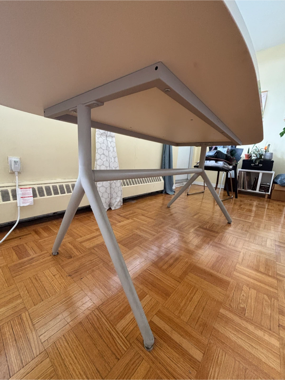 White Curved Dining Table - photo 2