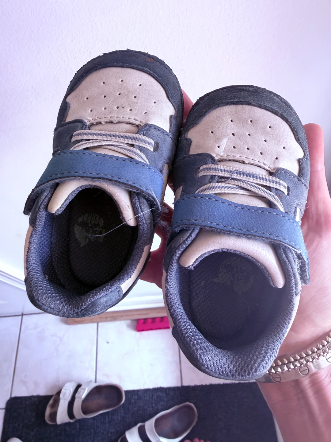 Stride Rite Kids Sneakers size 4,5