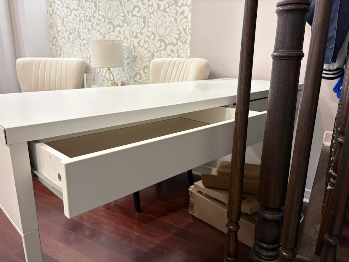White Desk with Two Drawers - photo 4