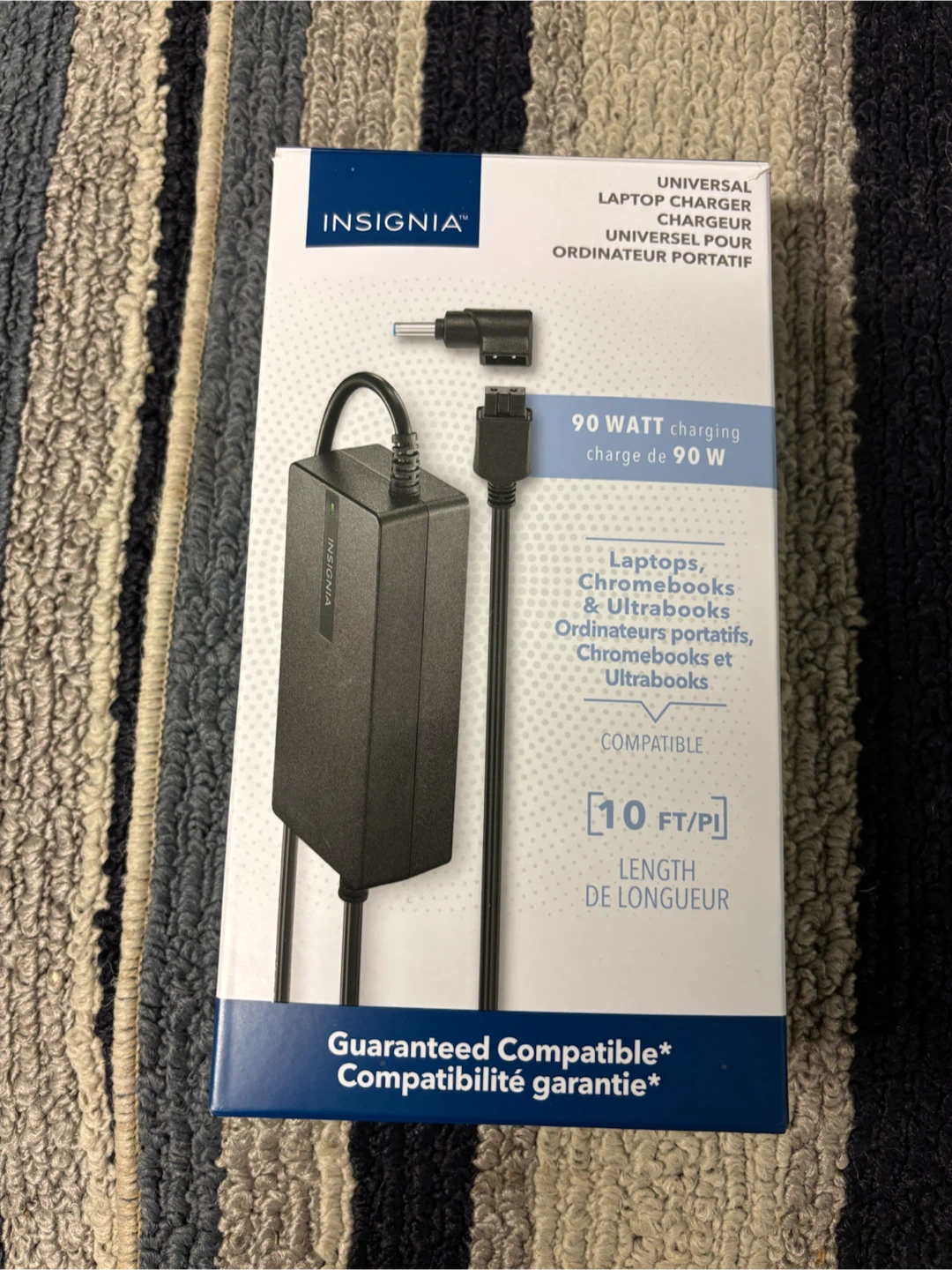 Insignia Universal 90W Laptop Charger