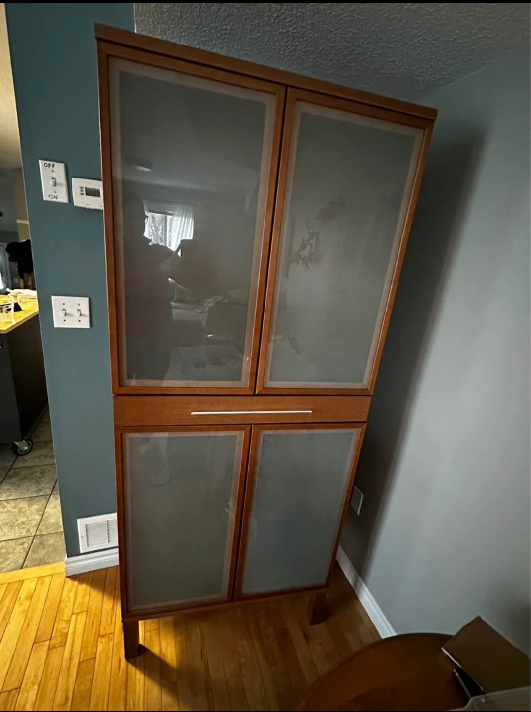 Wooden cabinet with frosted glass doors - photo 2