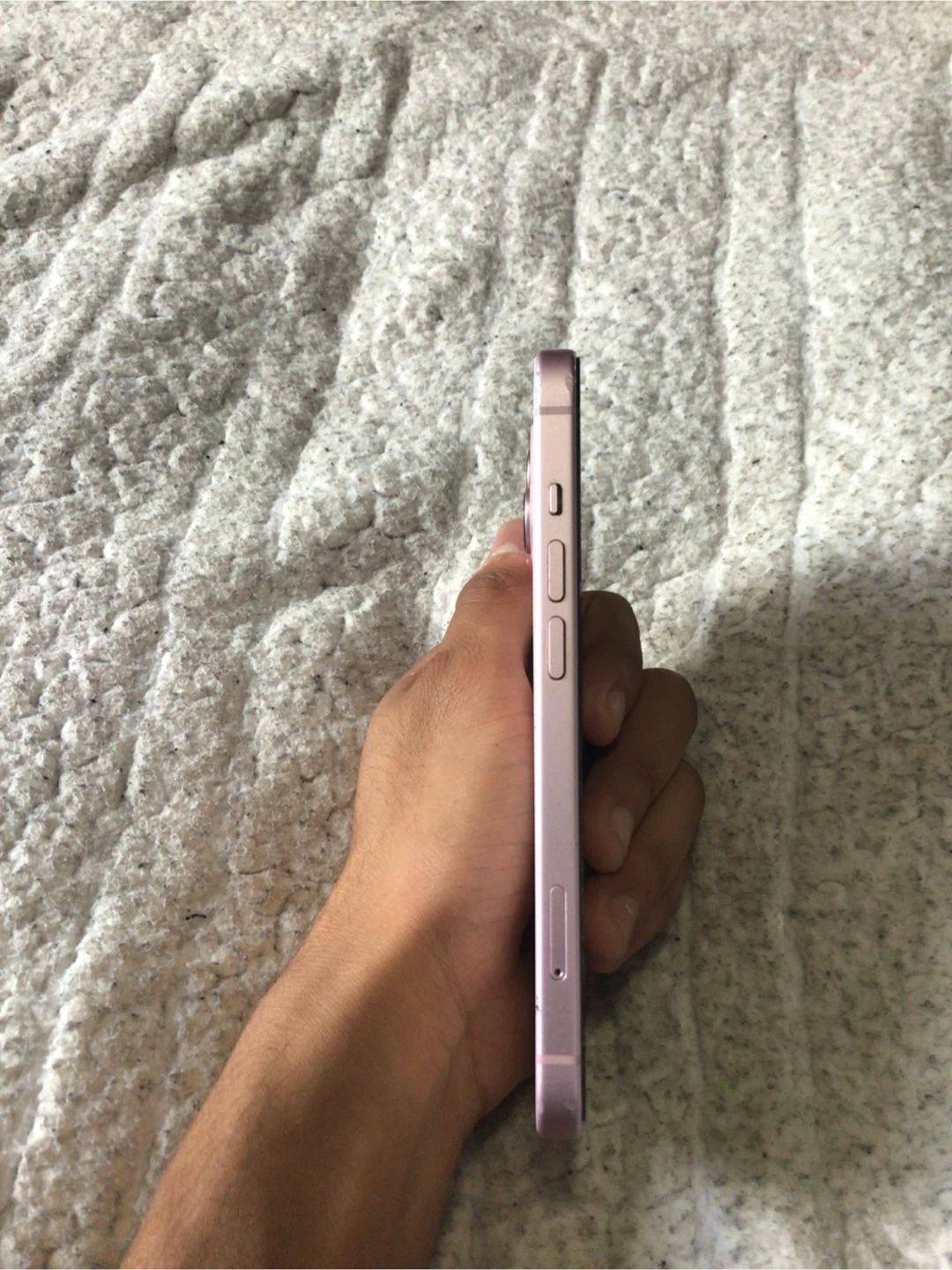 Pink Apple iPhone 15 - photo 3
