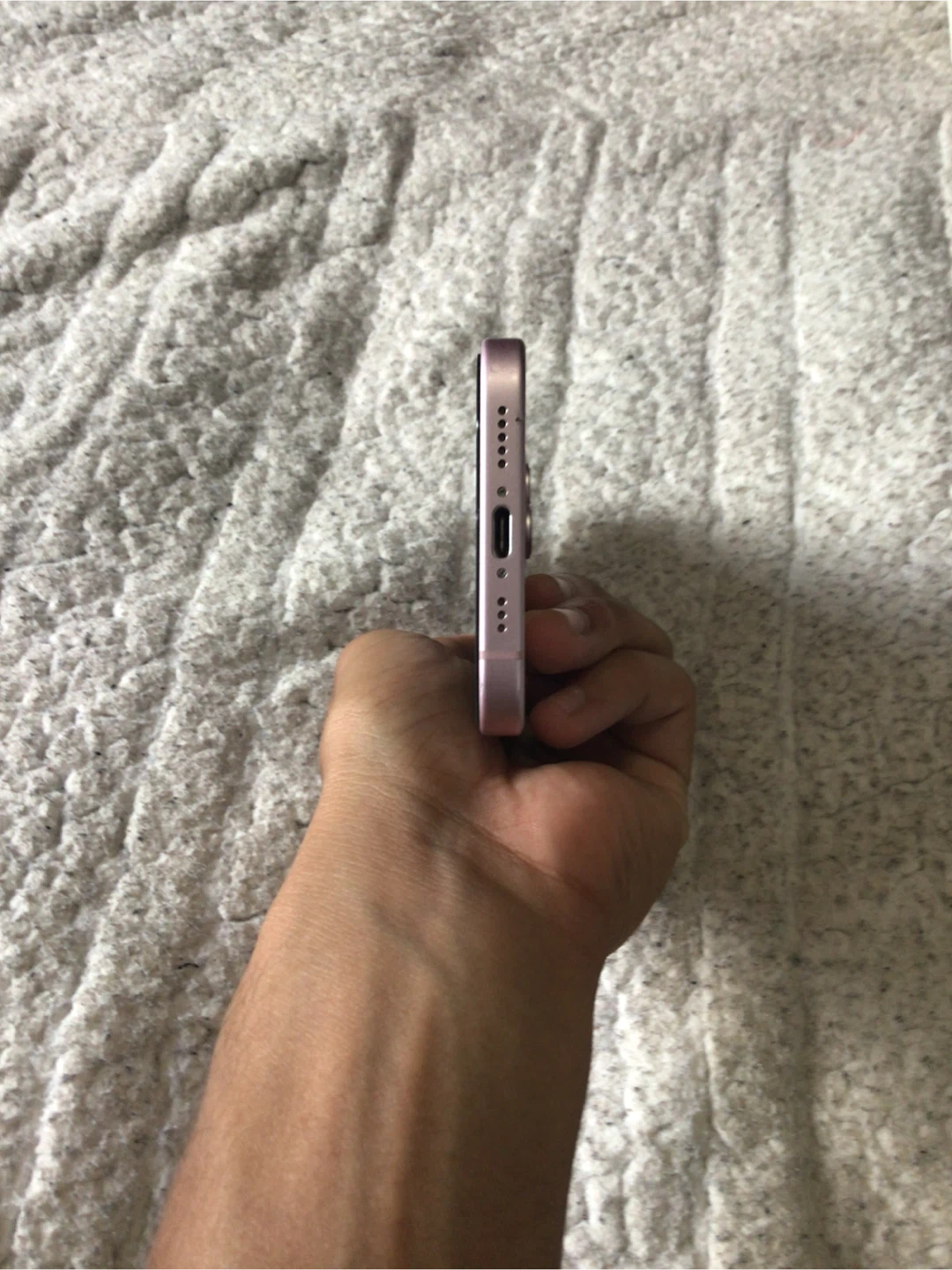 Pink Apple iPhone 15 - photo 5