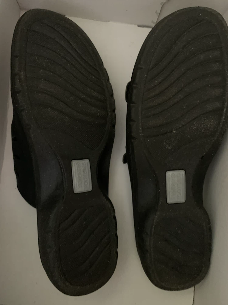 Tender Tootsies Silver Sandals Size 7.5 - photo 5