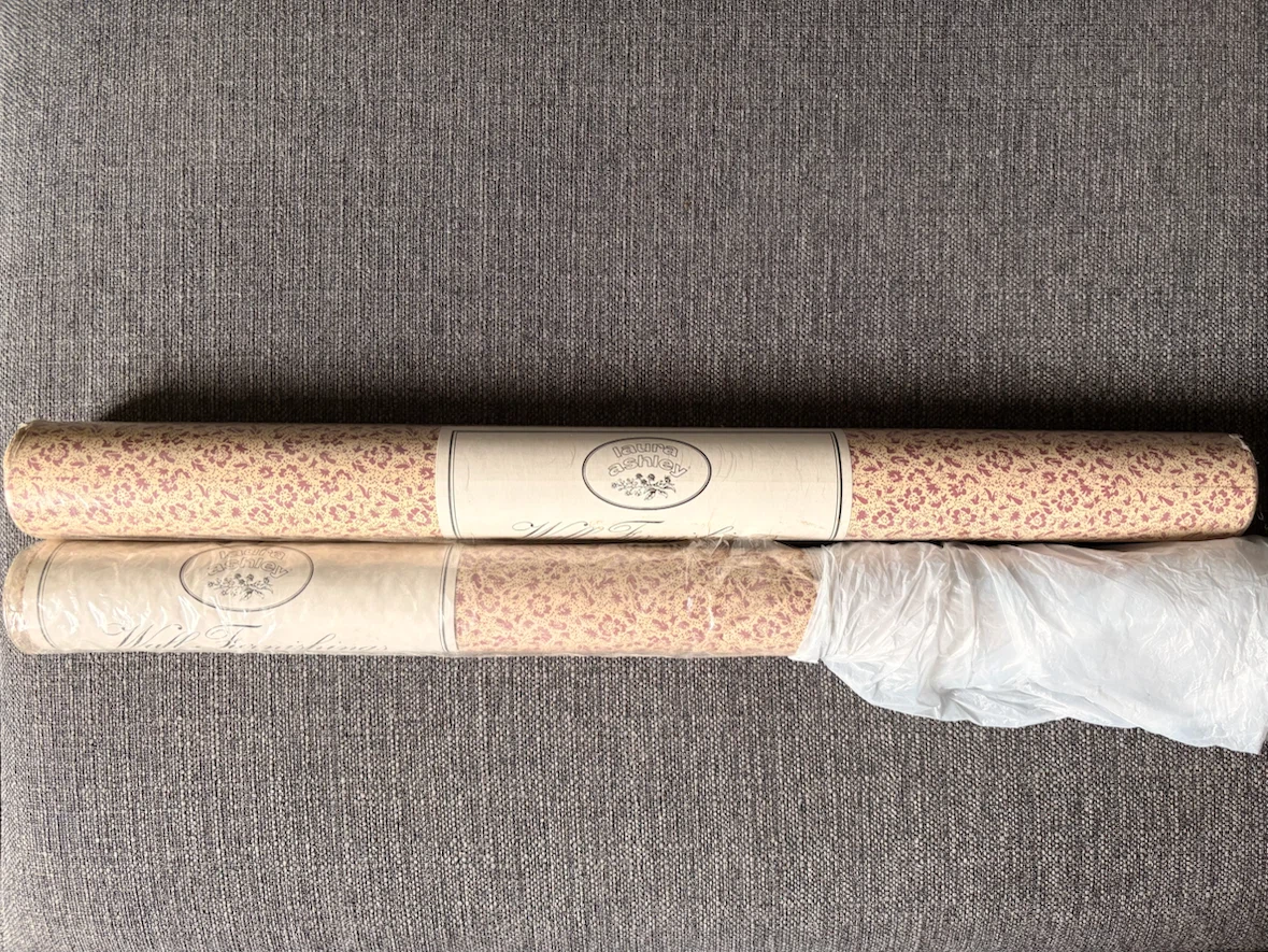 Vintage 1970s Laura Ashley Wallpaper - photo 2