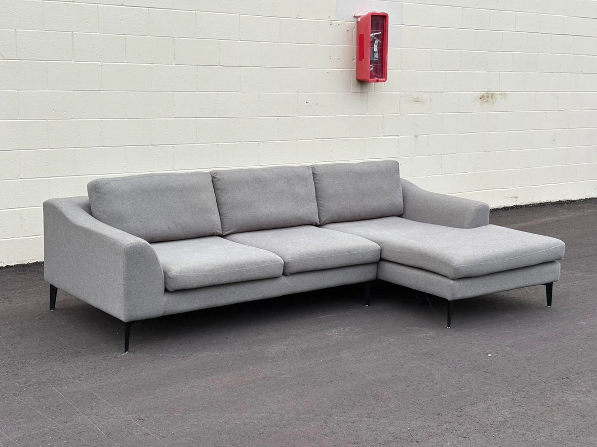 AMAZING SECTIONAL IN GREAT CONDITION - photo 3