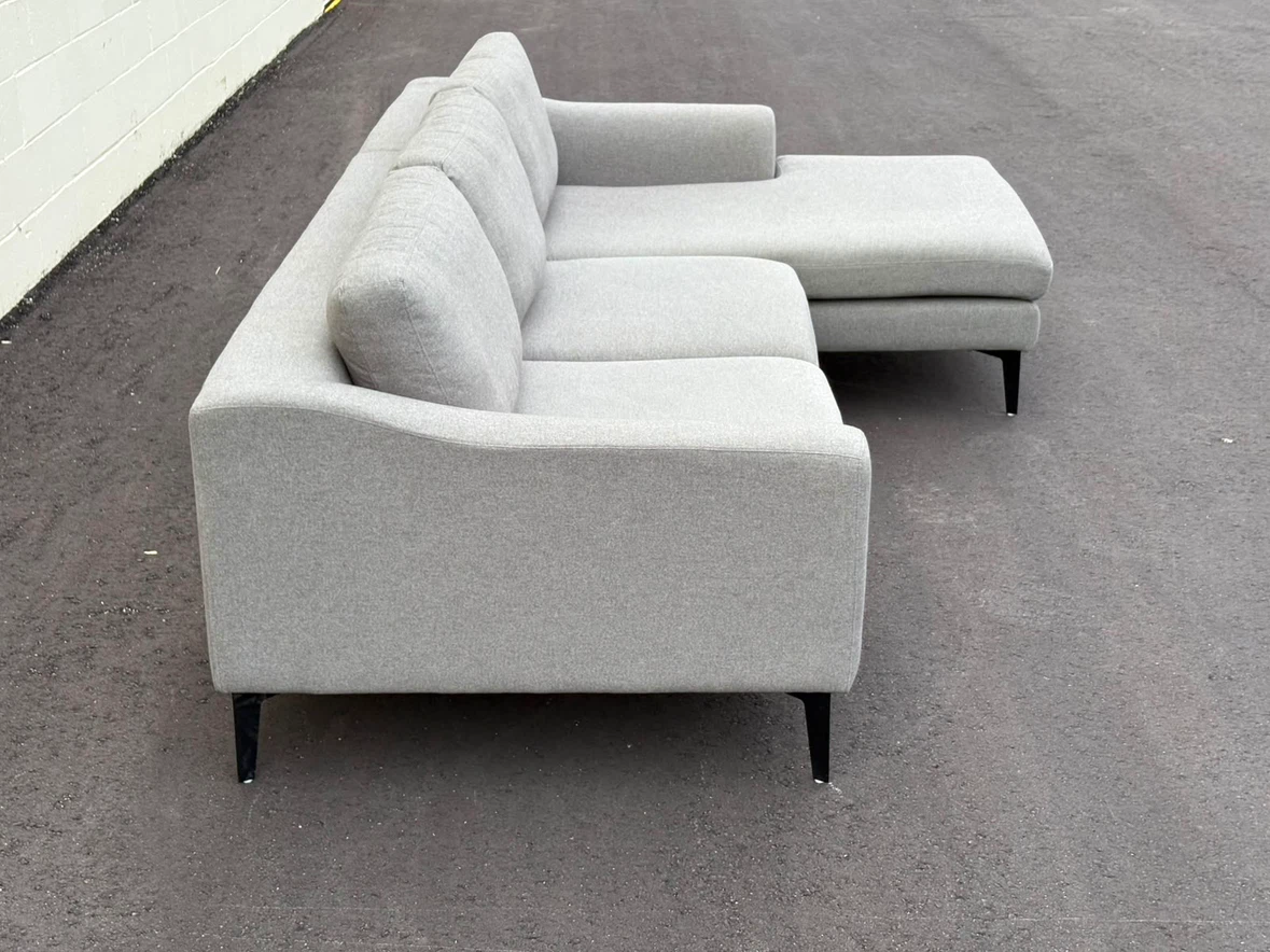 AMAZING SECTIONAL IN GREAT CONDITION - photo 5