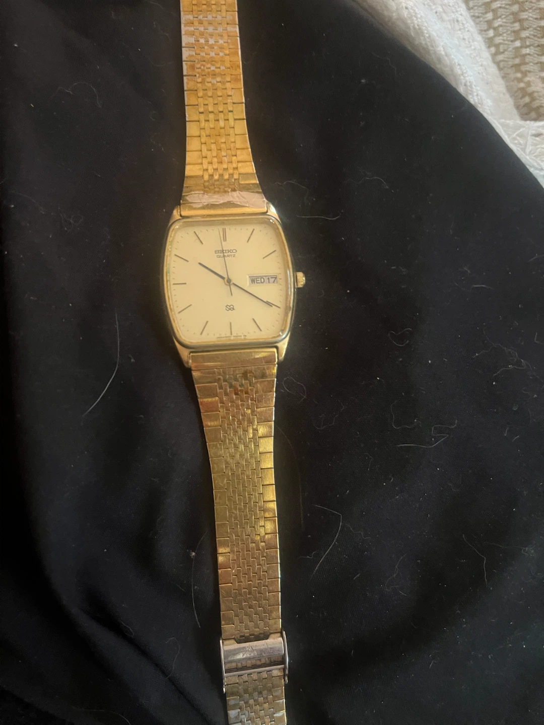 Seiko Quartz Gold Tone Dress Watch