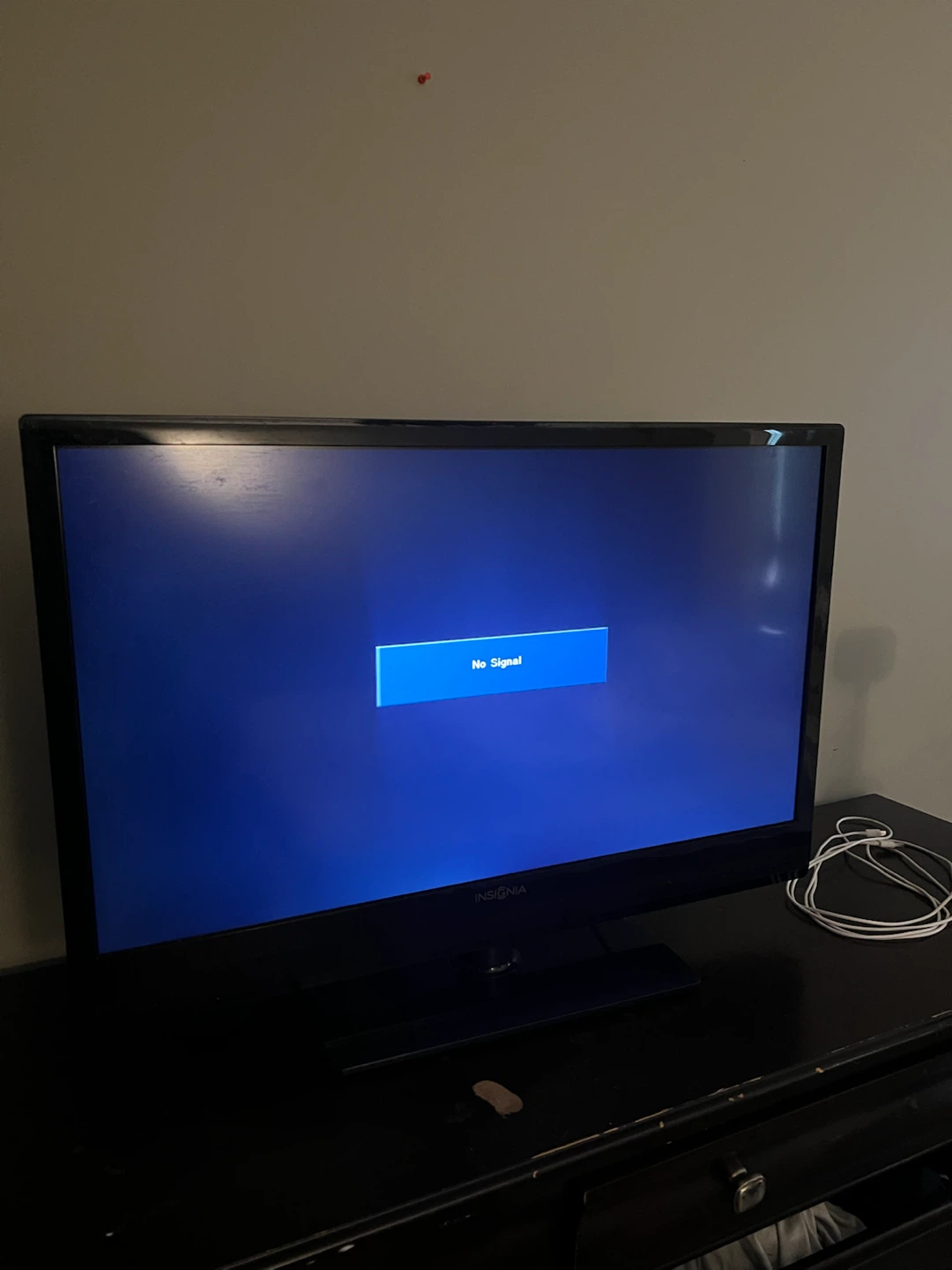 Insignia 32" TV - photo 2