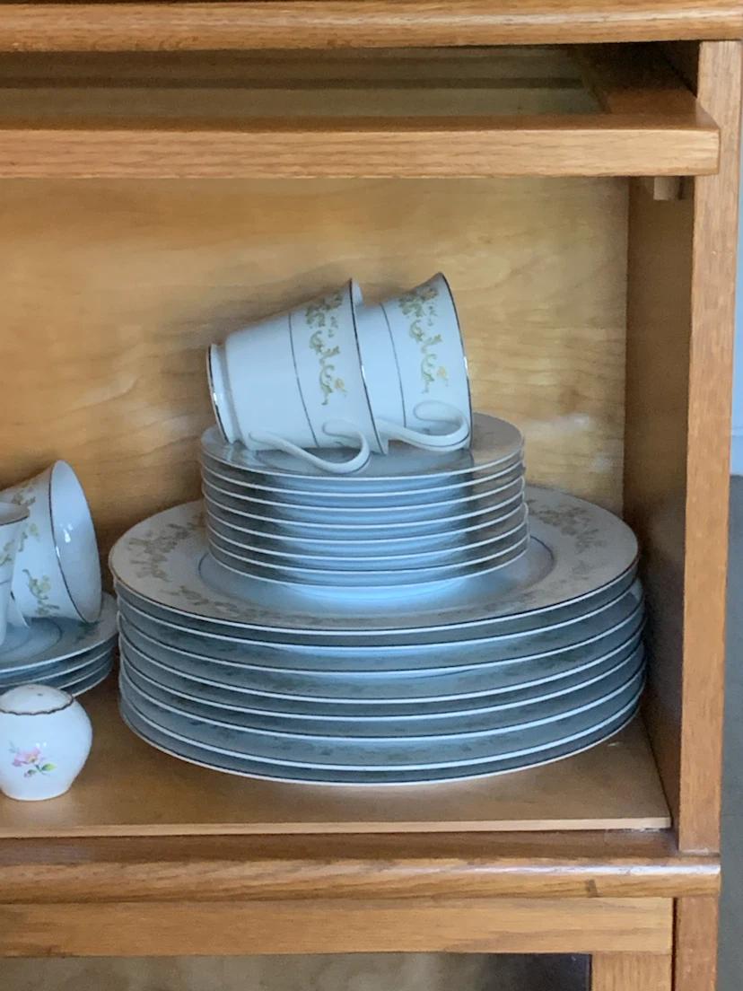 Towne House Fine China Regal 3090 Dinnerware Set - photo 3