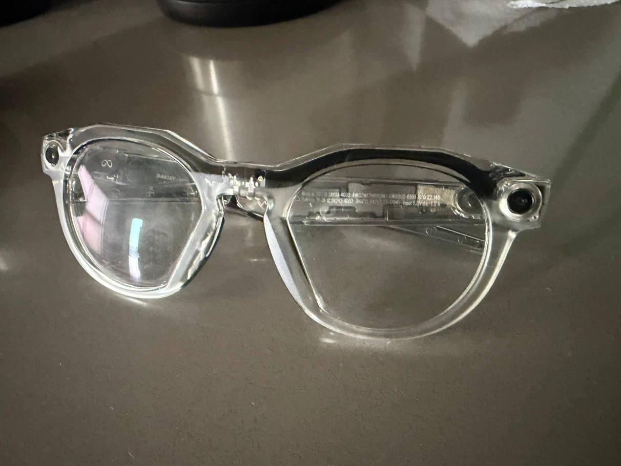 Clear Oakley Meta HSTN Transitions® AI Sunglasses - photo 2