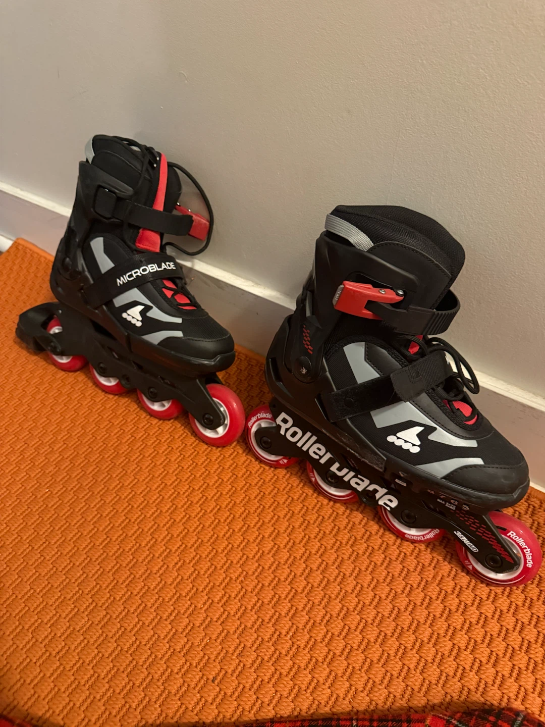 Expandable Rollerblade Microblade Inline Skates - photo 2