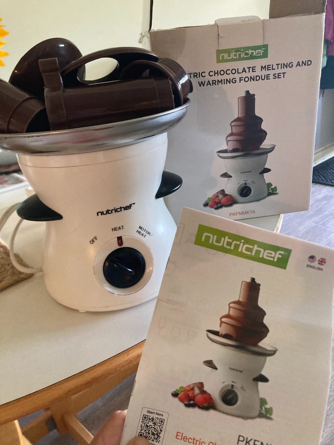 Chocolate fountain - photo 2