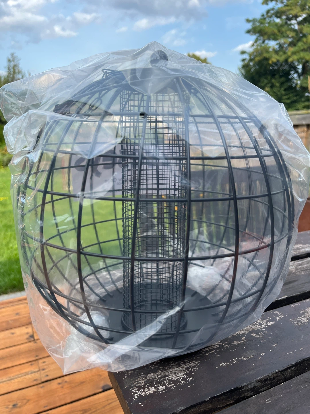Veseys Original Globe Bird Feeder