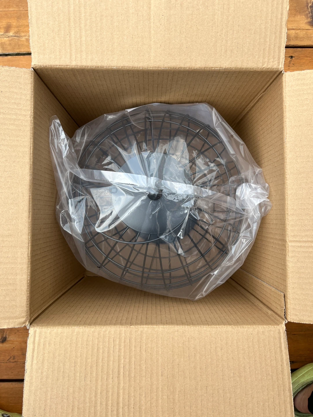 Veseys Original Globe Bird Feeder - photo 2