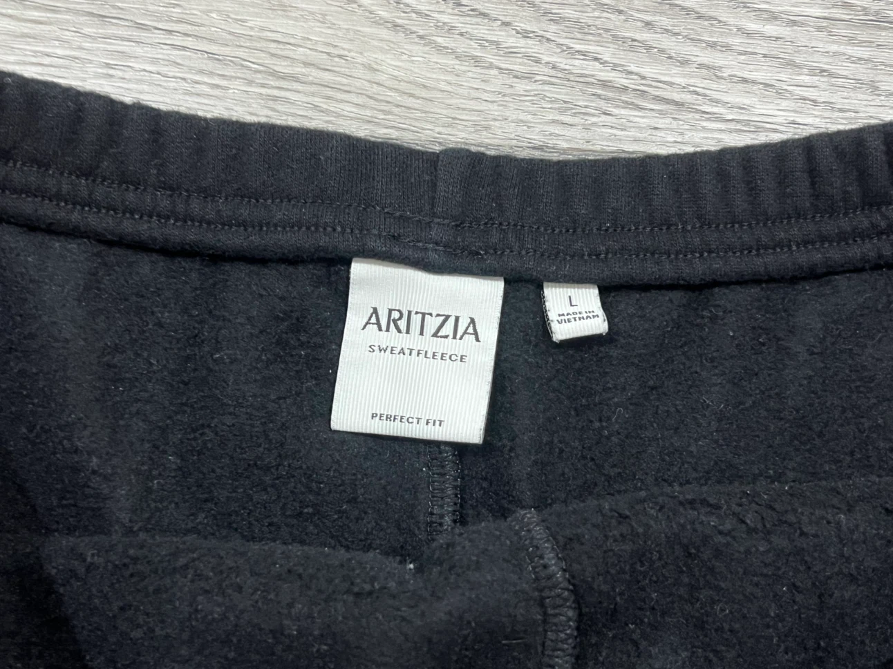 Aritzia Sweatfleece Shorts Black Size L - photo 2
