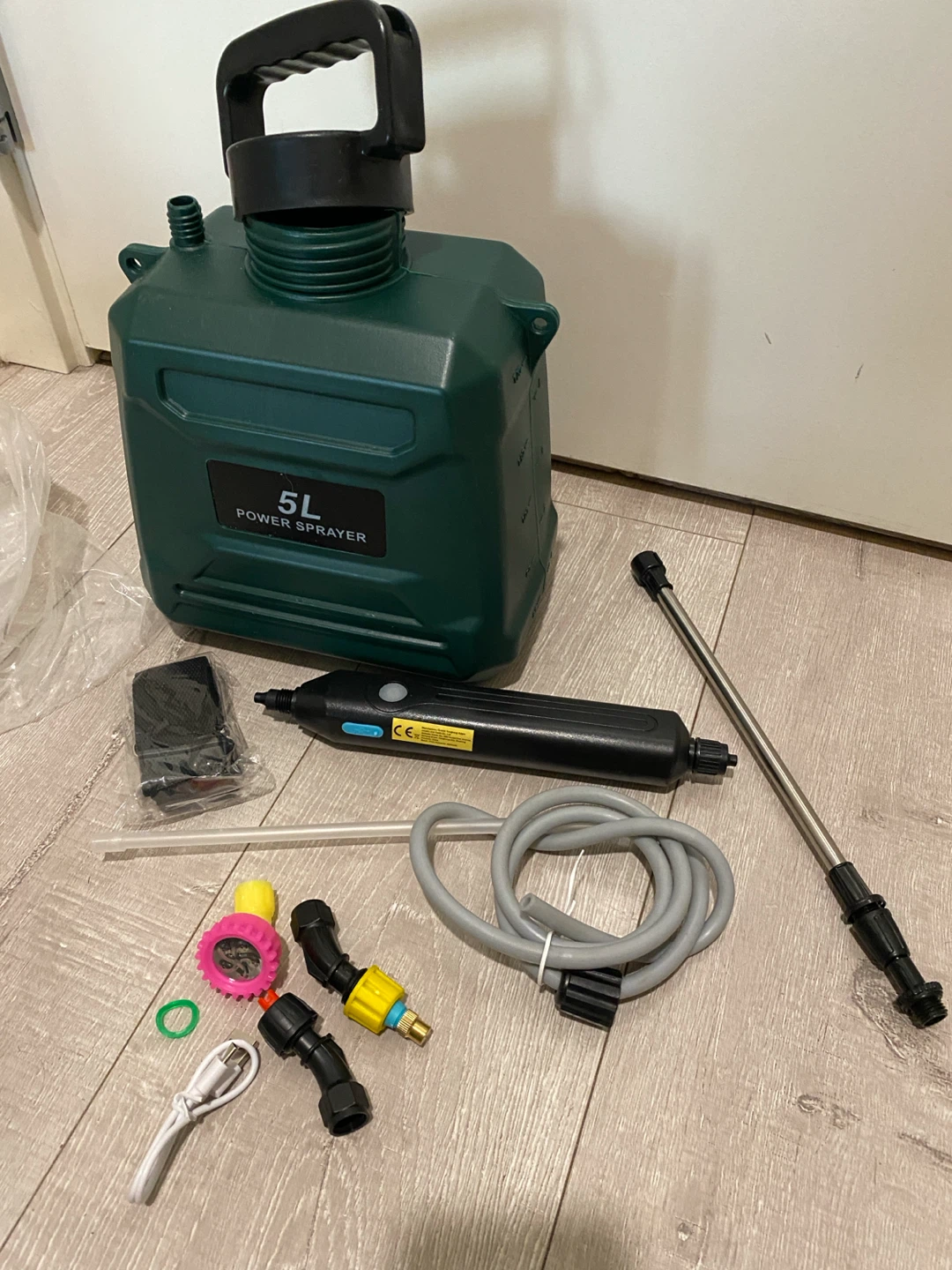 5L Power Sprayer with accessories