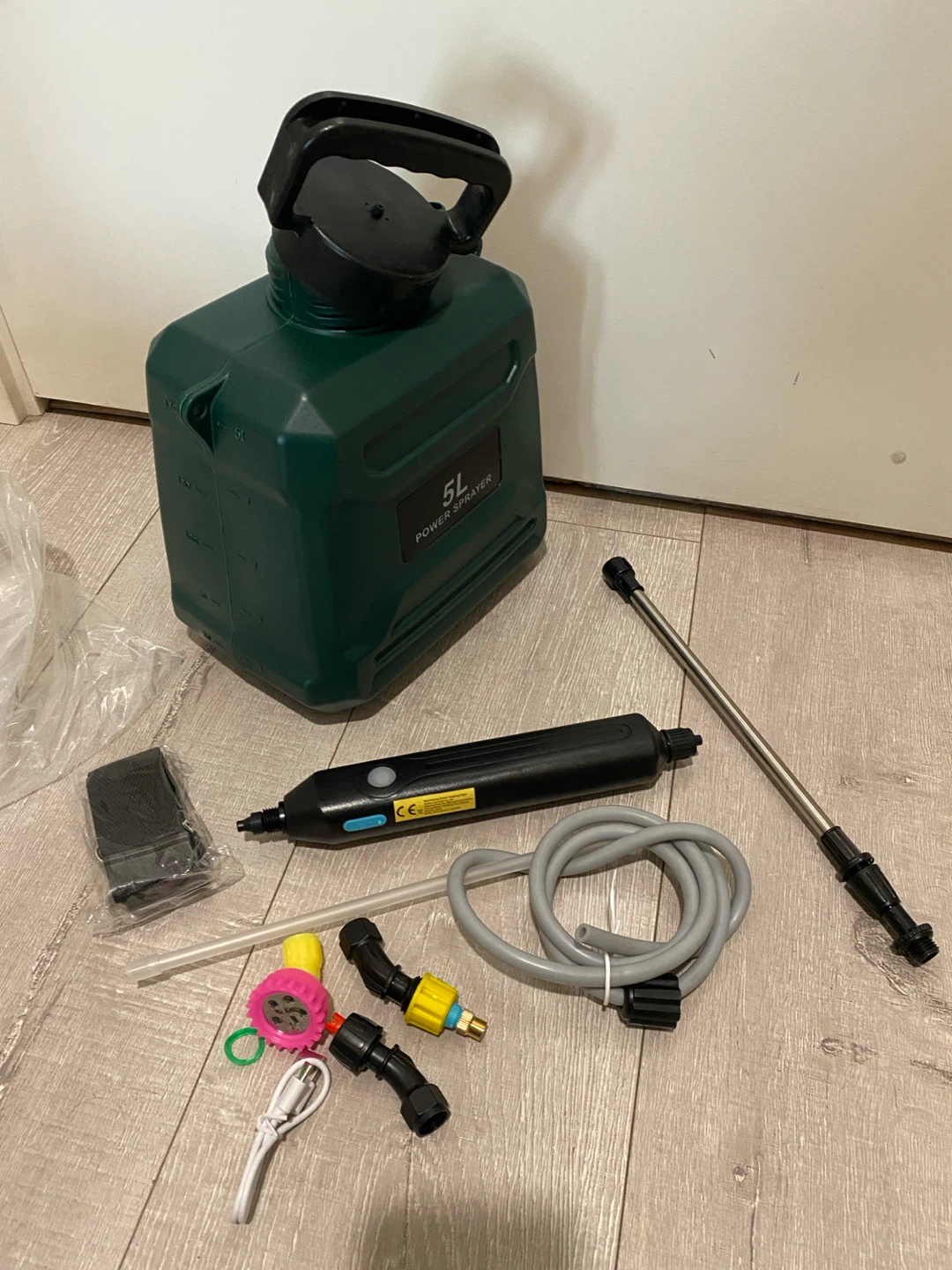 5L Power Sprayer with accessories - photo 5