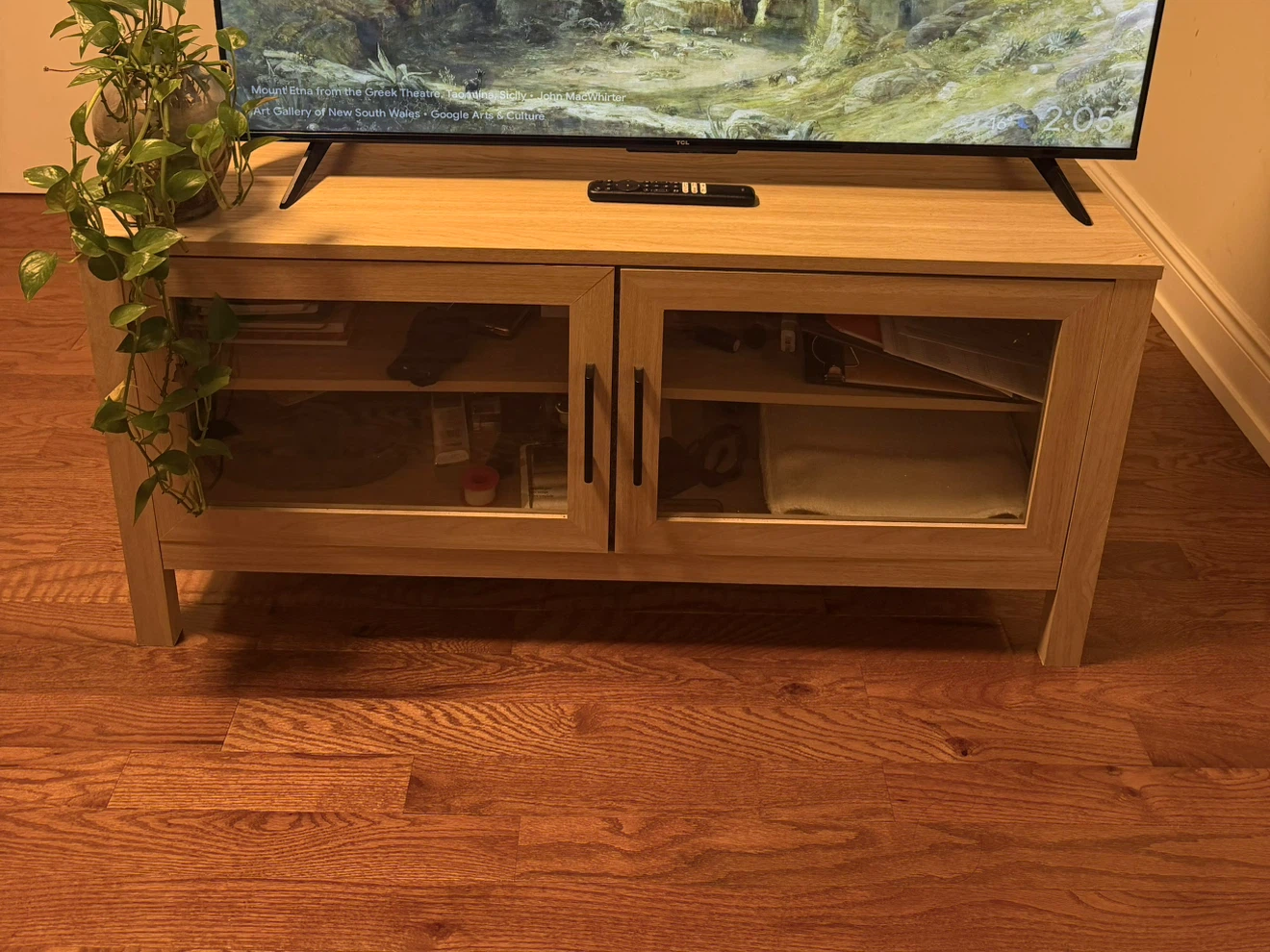I’m selling these two pieces of furniture