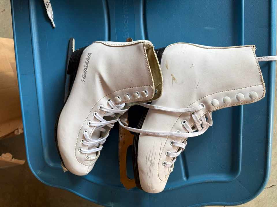Figure Skates - Size 5 (EUR 36)